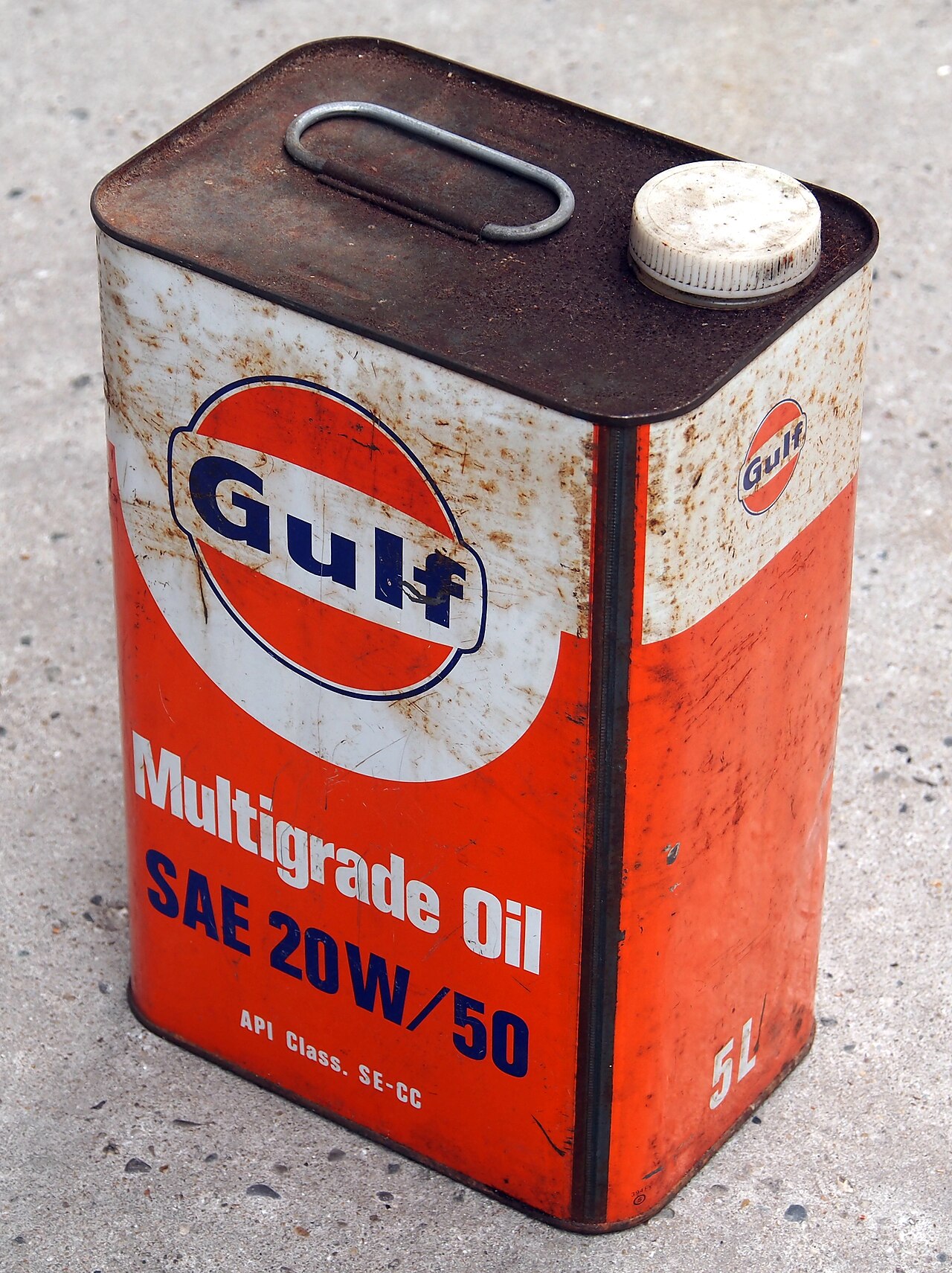 Gulf multigrade SAE 20W-50 motor oil tin
